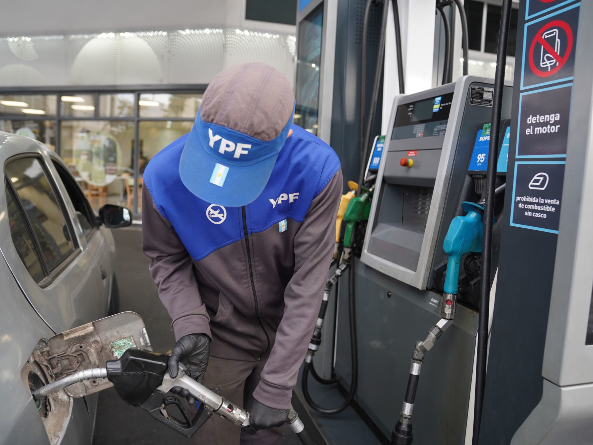 YPF podrá subir y bajar la nafta en cualquier momento del día según sus ventas