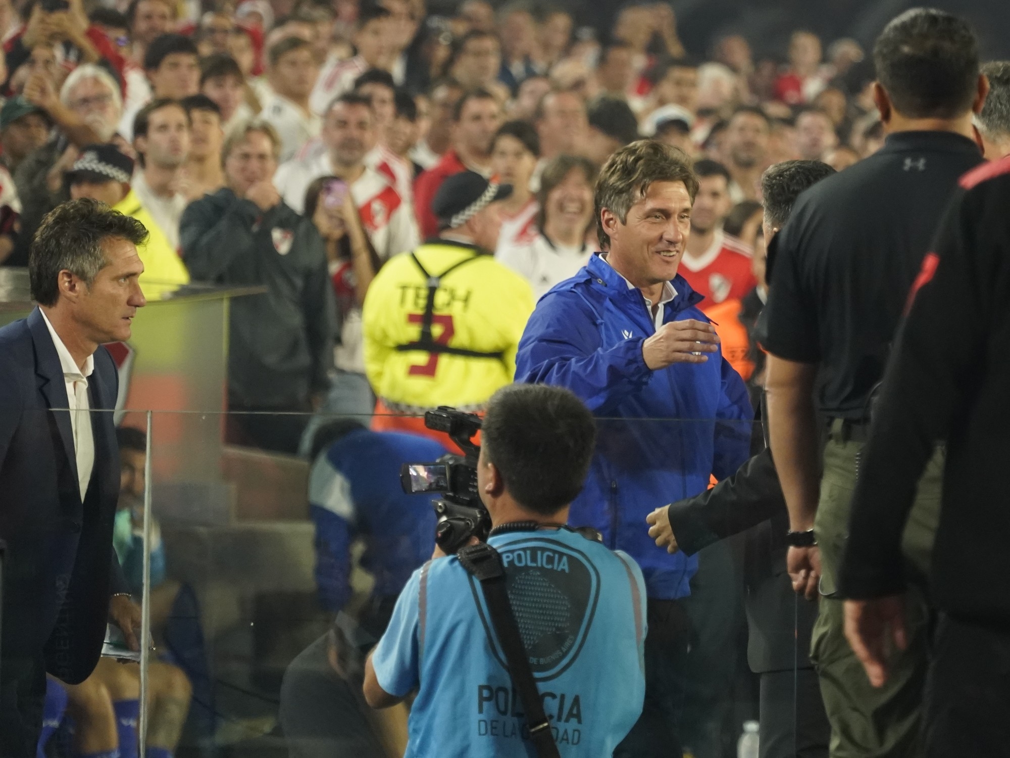Barros Schelotto kardeşler River Plate stadyumunda nasıl karşılandı: Guillermo ve Gallardo'nun Twins'i karşılaması ıslık ve hakaretlerle karşılandı.
