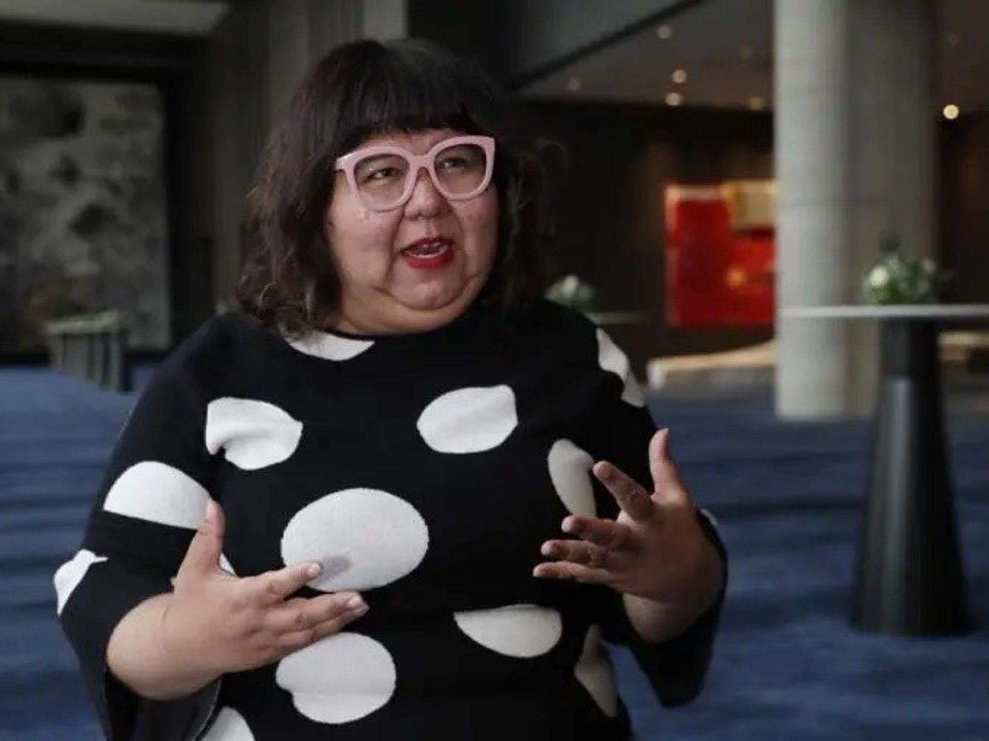 Die Schriftstellerin Virgie Tovar prangert die strukturelle Fettphobie in Lateinamerika an.
