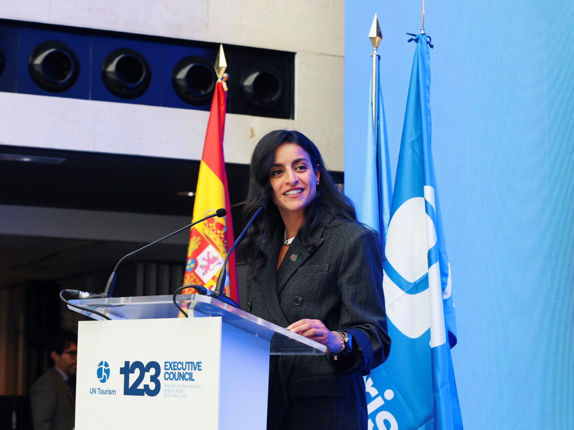 Da imprenditrice di successo degli Emirati a leader del turismo internazionale: chi è Shaikha al-Nowais, la prima donna a capo del turismo delle Nazioni Unite?