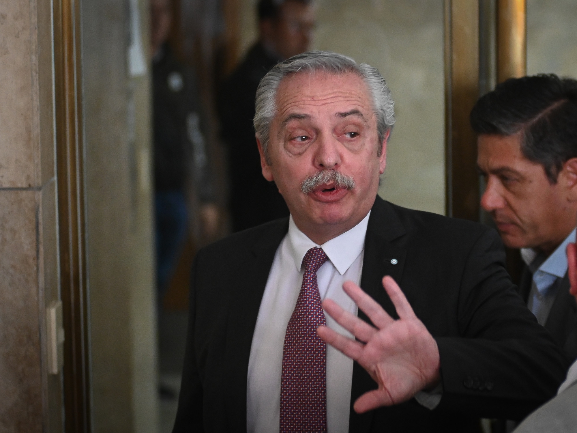 Dopo l'incriminazione, Alberto Fernández ha accusato i tribunali di perseguitarlo "per essere peronista" e di "forzare l'interpretazione delle prove".