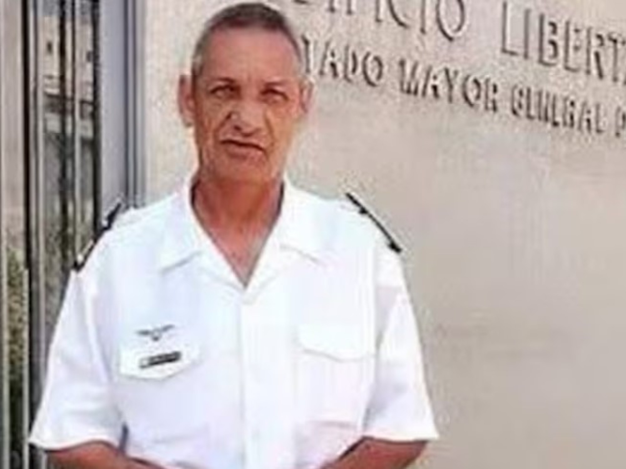 O presidente do La Libertad Avanza, em Punta Indio, justificou os Falcões Verdes: "Você abriu o porta-malas e ainda cheirava a justiça."