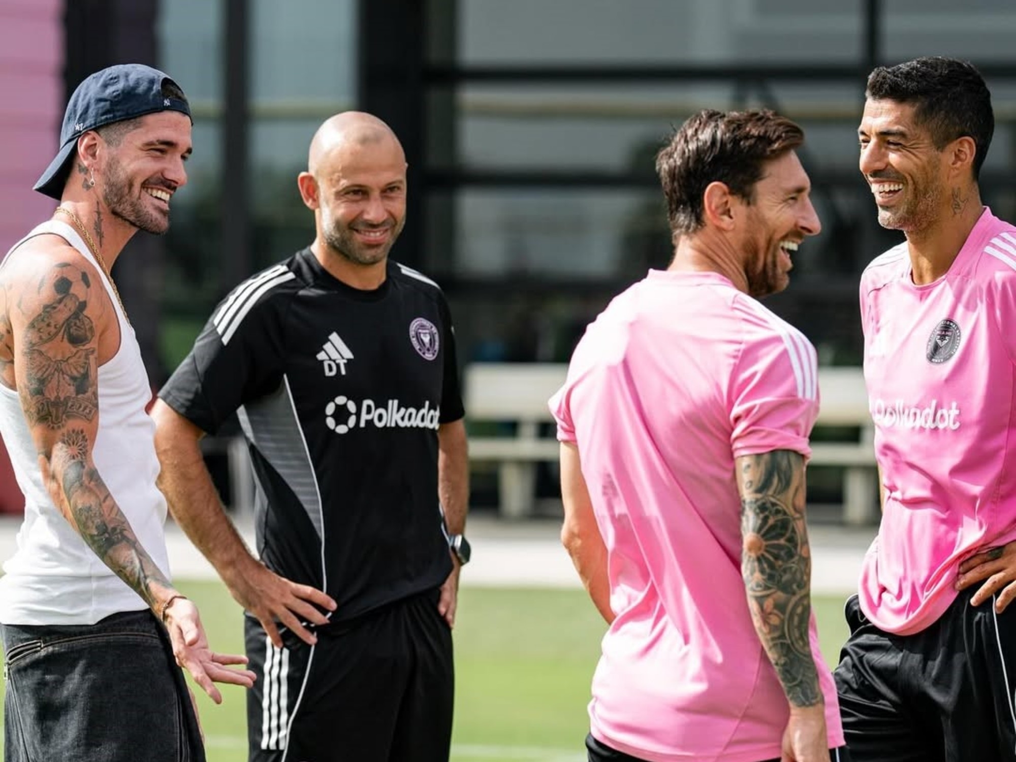 Lionel Messi'nin Rodrigo De Paul'a sıcak karşılaması ve Inter Miami taraftarlarına mesajı