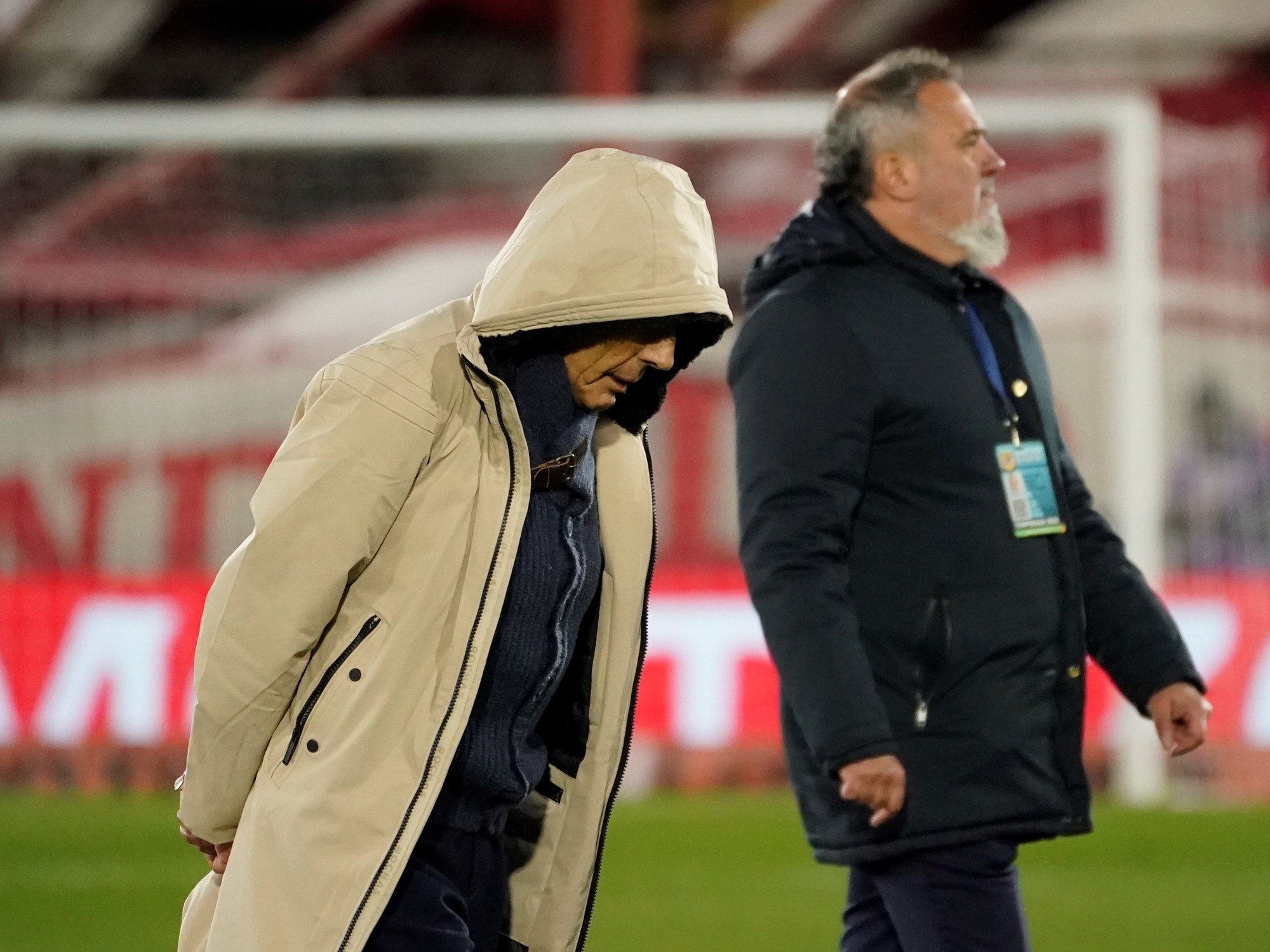 O curto-circuito entre Russo e Merentiel expôs o caos que o Boca vive: as disputas internas no vestiário, o modelo visado e os dias do treinador estão contados?