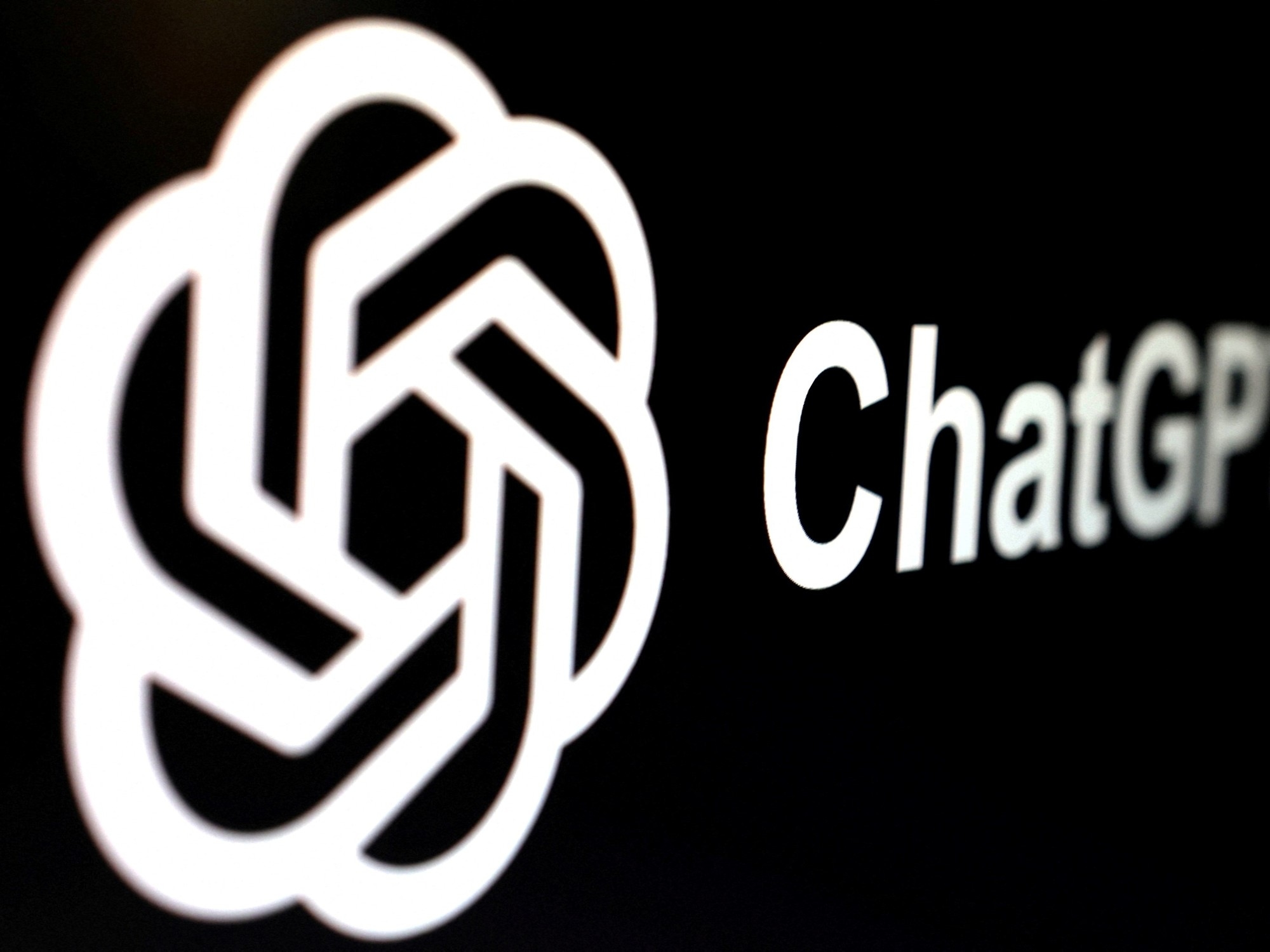 OpenAI wypuszcza ChatGPT-5, swój najbardziej zaawansowany model: najbardziej zaskakujące funkcje i różnice w stosunku do GPT-4