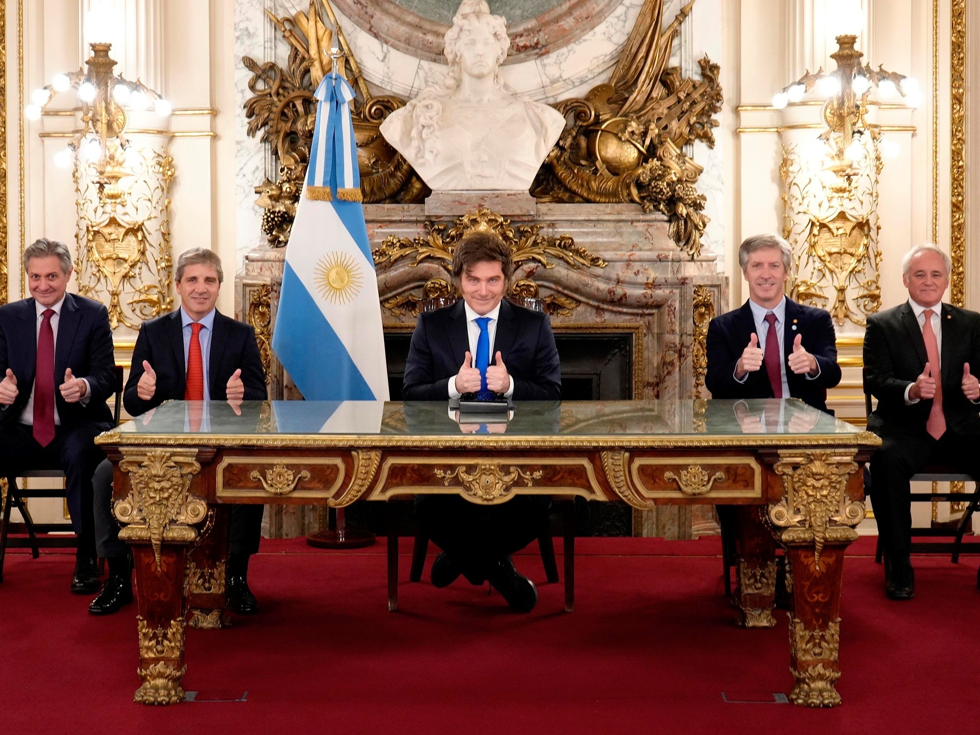 Javier Milei acusó a la oposición de querer "quebrar la economía" y pidió el voto para avanzar a mayor velocidad