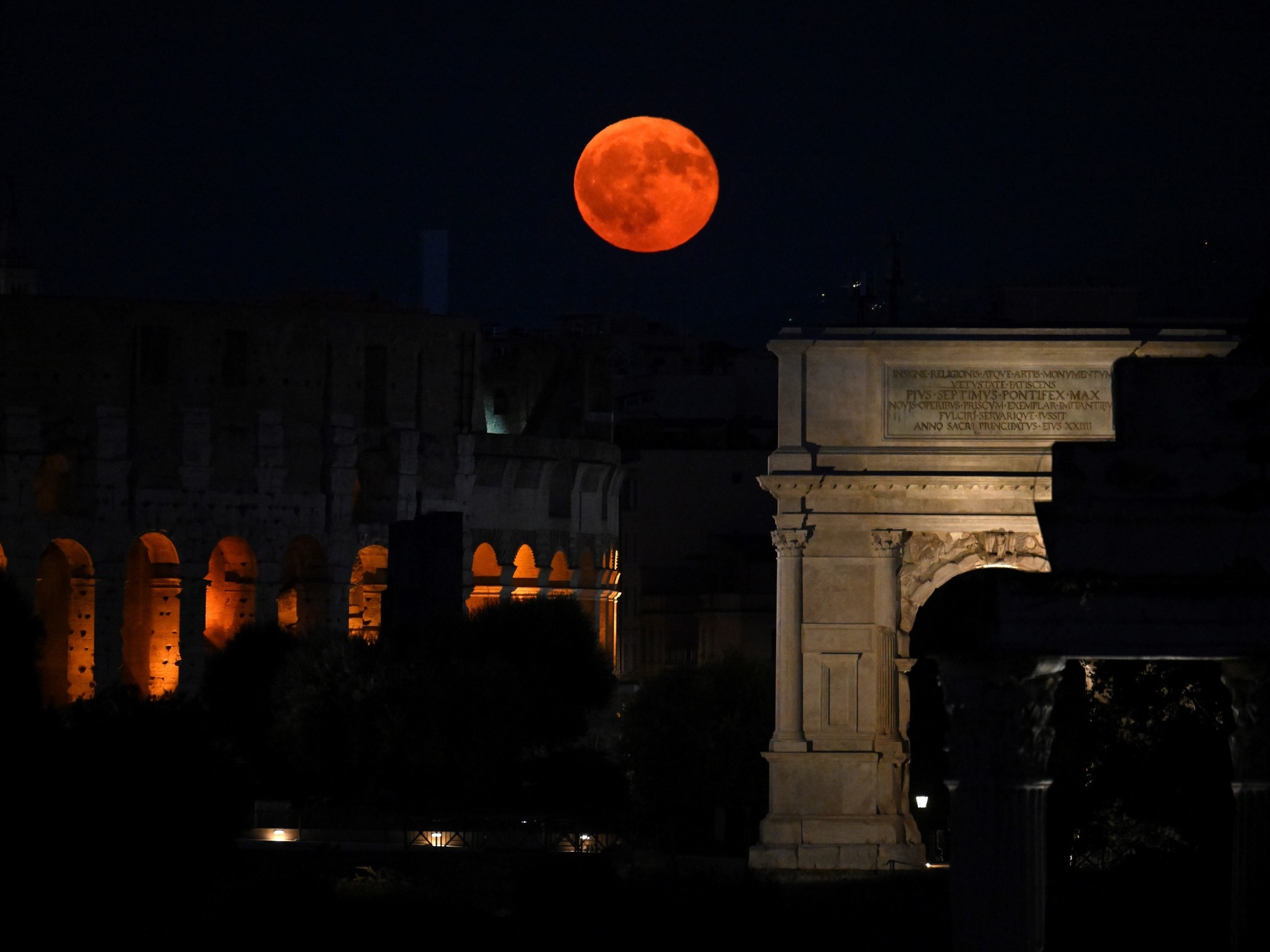 Rome in Literature: A book explores it through the eyes of Montaigne, Goethe, Dickens, and other geniuses