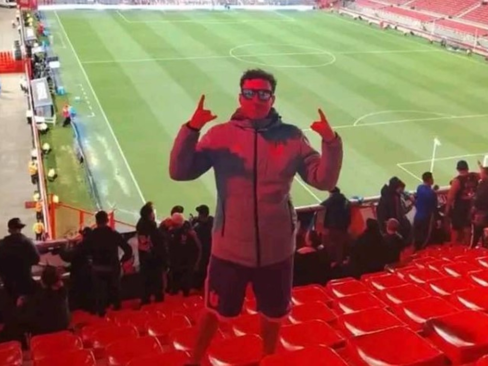 The Universidad de Chile fan who fell from the Independiente stands spoke about his health.