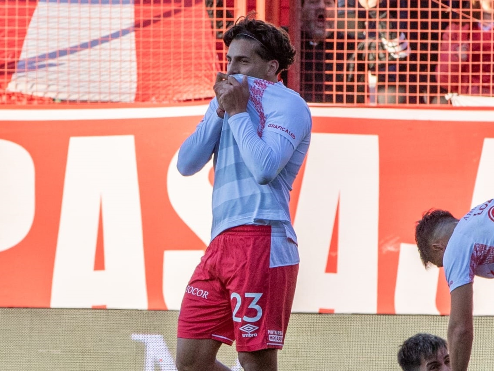 López Muñoz'un Racing'e attığı gol, Maradona'ya bir övgü niteliğinde