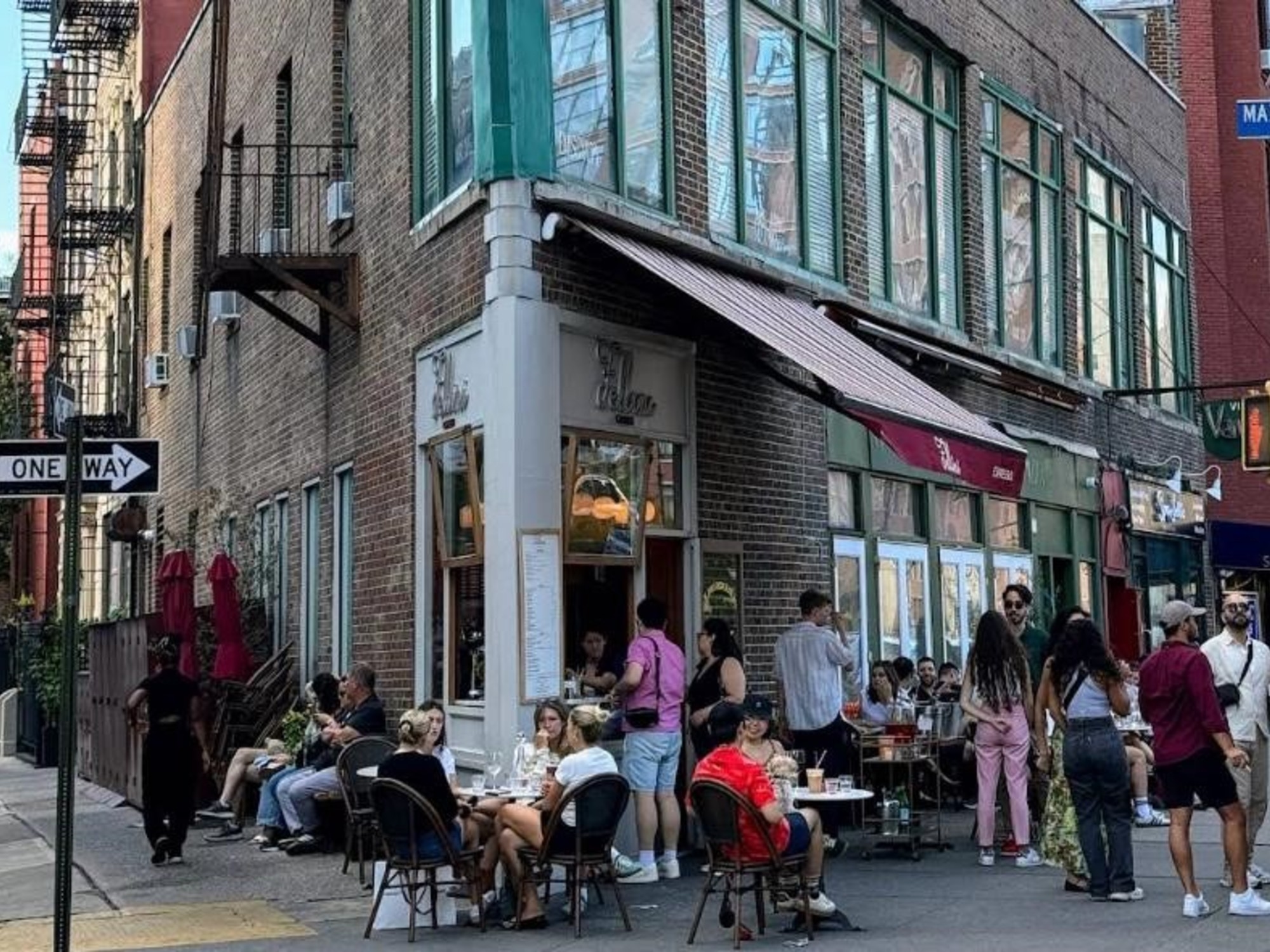 Tiramisu Latte ve Fıstık Paradiso'dan Dolce Vita Kahve'ye: New York'un en küçük kahve dükkanı Fellini Coffee nedir?