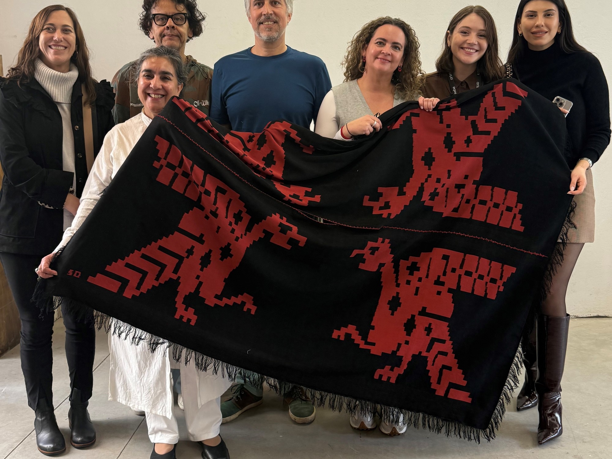 Vom Wichí-Chaguar zum Poncho von Mercedes Sosa: eine Reise entlang der Textilroute in Buenos Aires