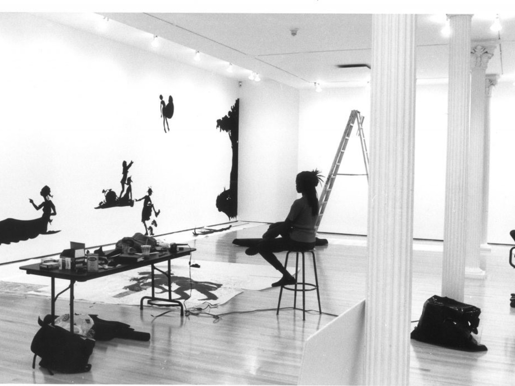 Artystka Kara Walker przybywa do Argentyny z wystawą, która rzuca wyzwanie rasizmowi i pamięci.