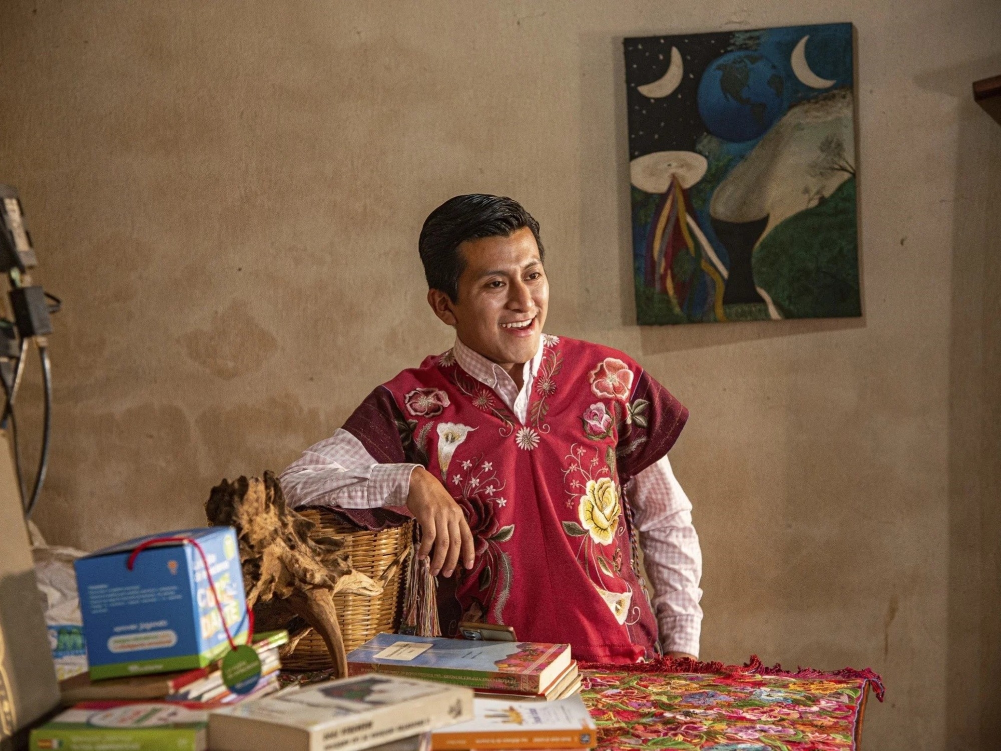 Een inheemse Mexicaanse leraar leert de Totzil-taal aan ChatGPT