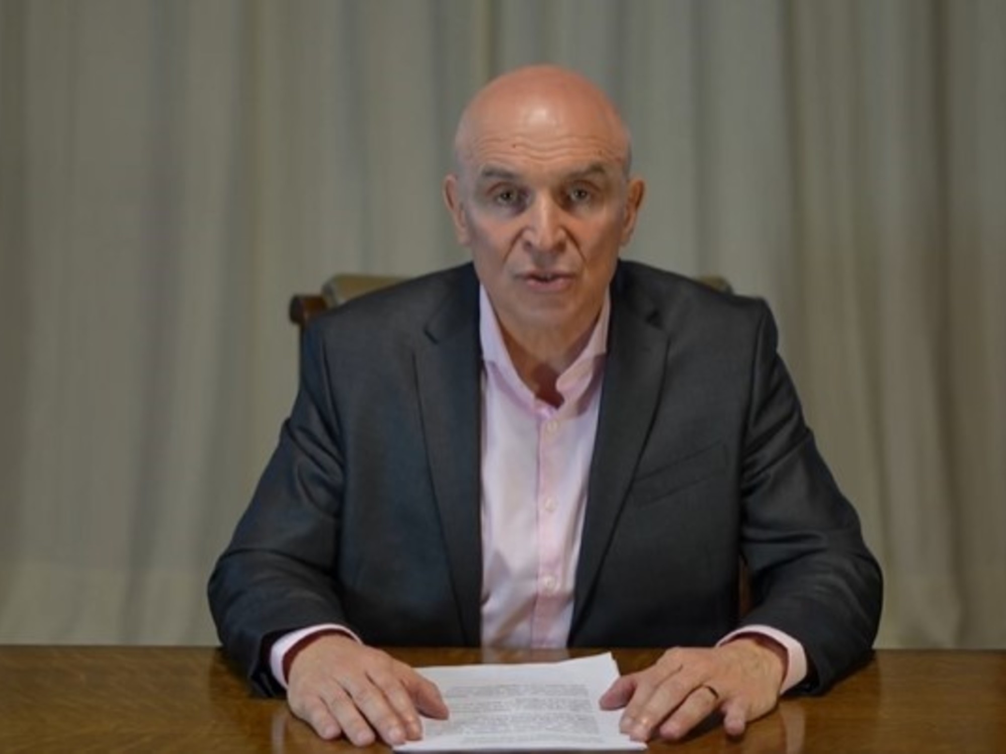 José Luis Espert ha ammesso di aver ricevuto pagamenti da Fred Machado: ha affermato che erano per lavori privati ​​per una società mineraria, non per fondi della campagna elettorale.