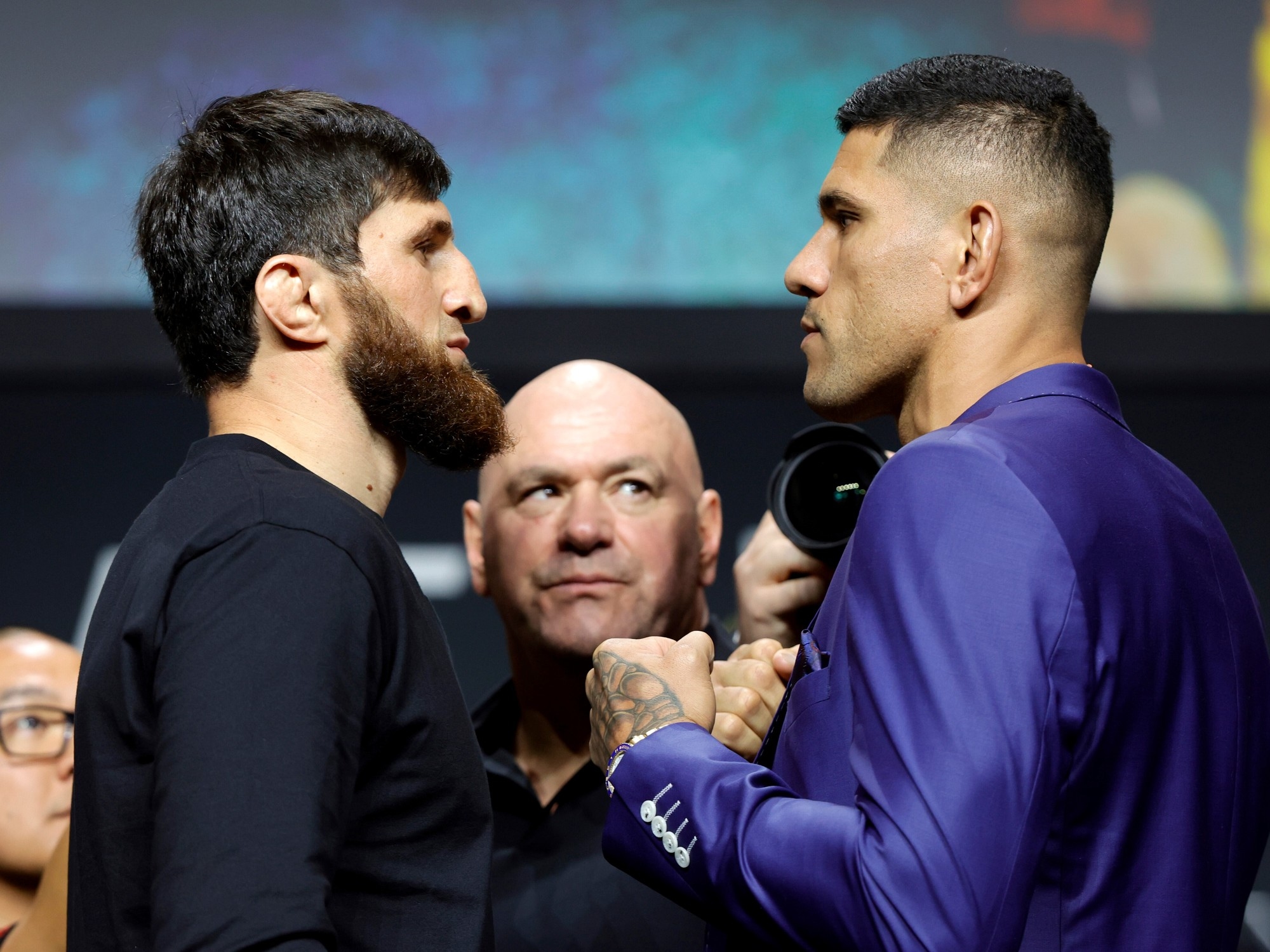 Magomed Ankalaev ve Alex Pereira arasındaki UFC 320 mücadelesi 4 Ekim'de saat kaçta? Ülkelere göre programı, dövüş kartlarını ve Las Vegas'taki dövüşler hakkında tüm detayları öğrenin.