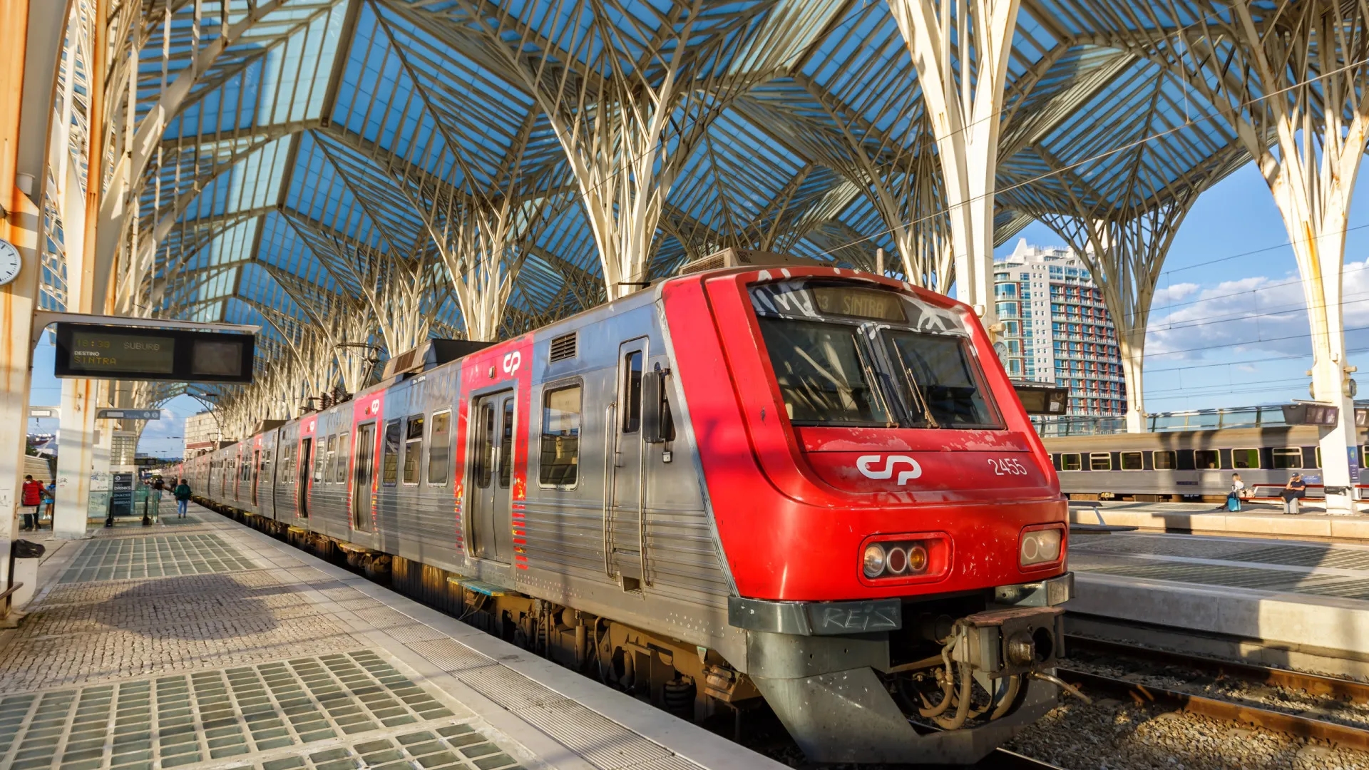 Grev nedeniyle tren seferleri yeniden durduruldu