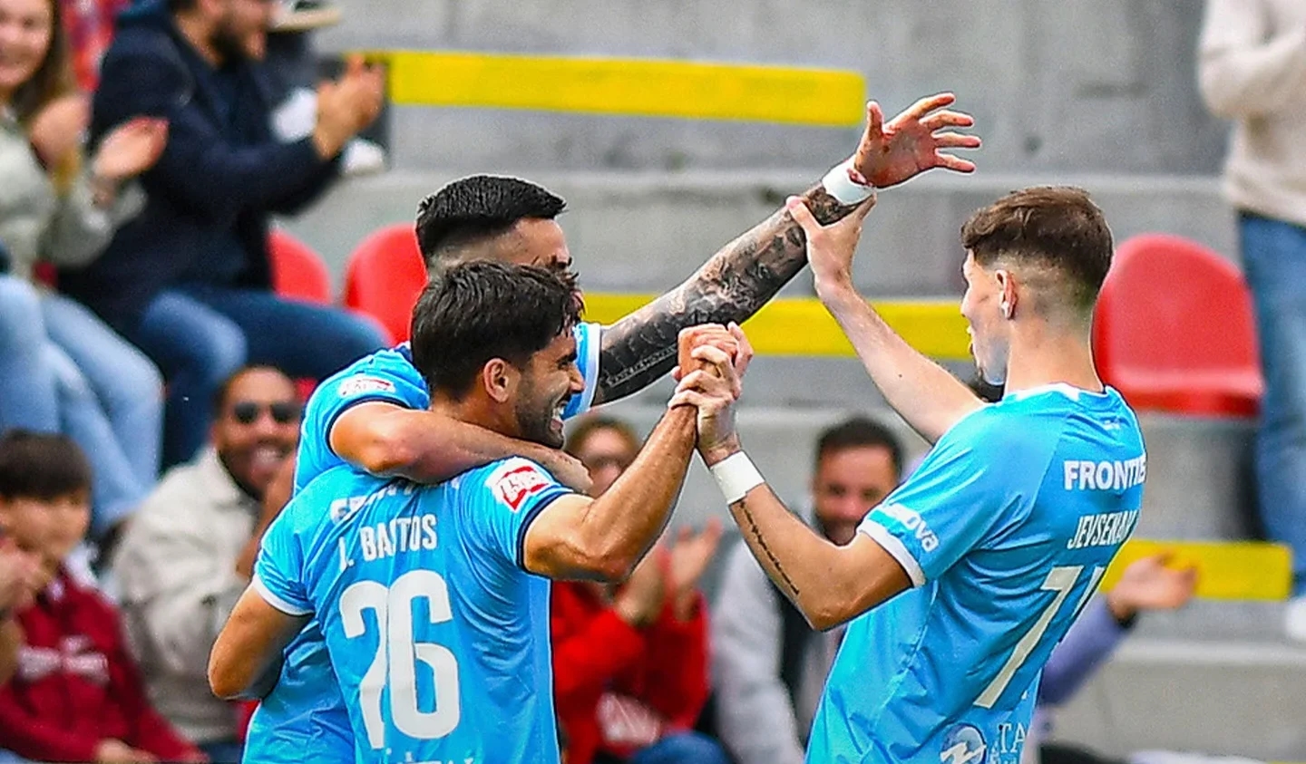 Trio fight for promotion while Paços and Oliveirense try to "survive" in the II League