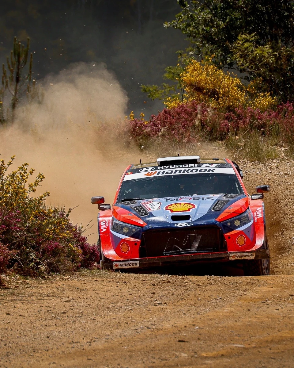 Tänak termina el primer día liderando el Rally de Portugal y con un récord