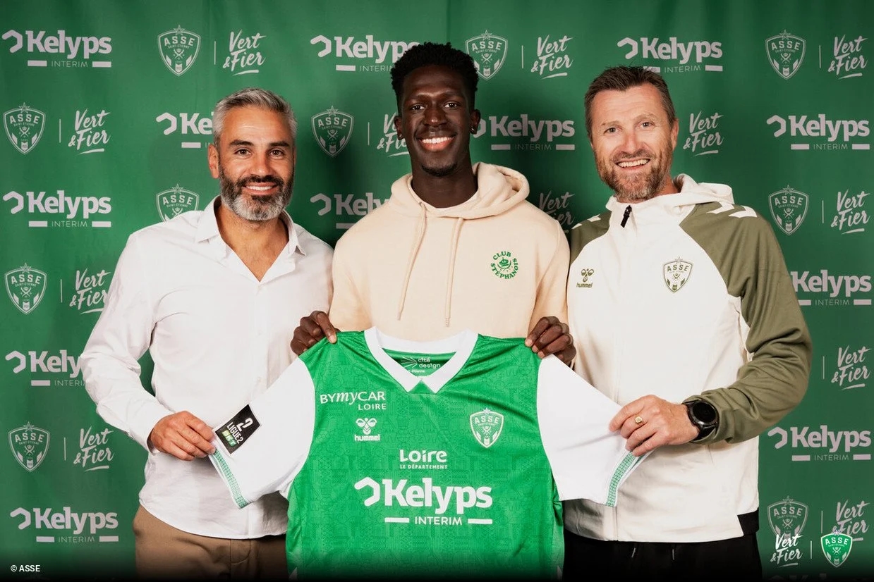 El defensa Chico Lamba se dirige al Saint-Étienne con Arouca y Sporting compartiendo el puesto