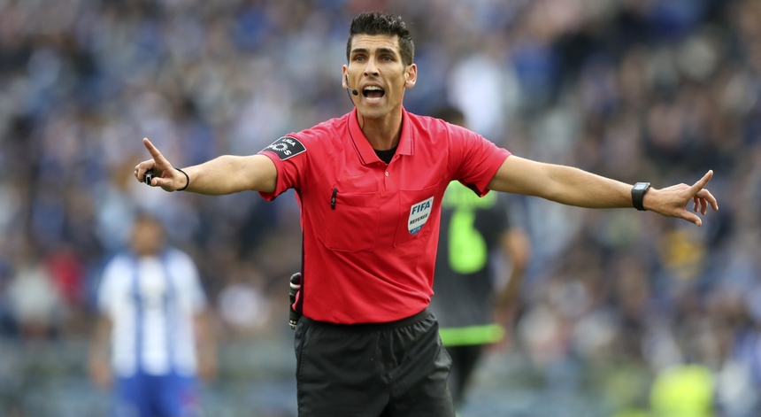 L'arbitre Fábio Veríssimo arbitrera la Super Coupe entre le Sporting et Benfica