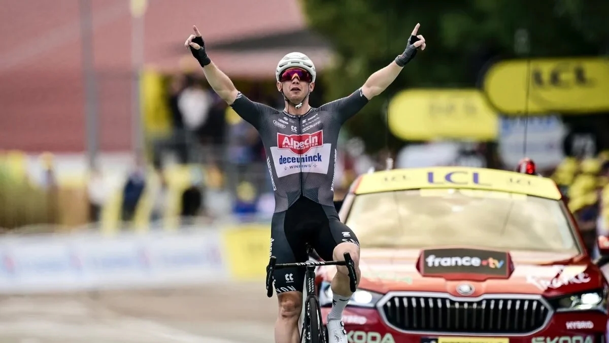 Kaden Groves „floh“ und gewann sein erstes Tour de France-Rennen