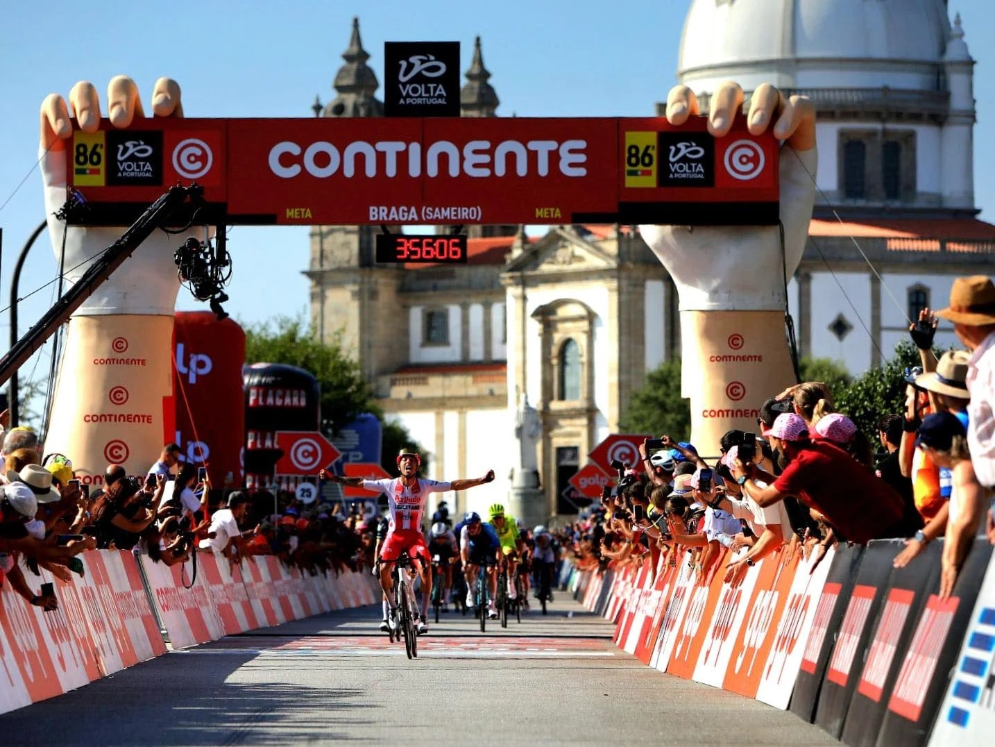 Nicolás Tivani vence primeira etapa e Rafael Reis continua a liderar
