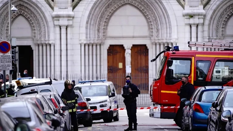 Levenslang voor man die drie mensen doodde in basiliek van Nice