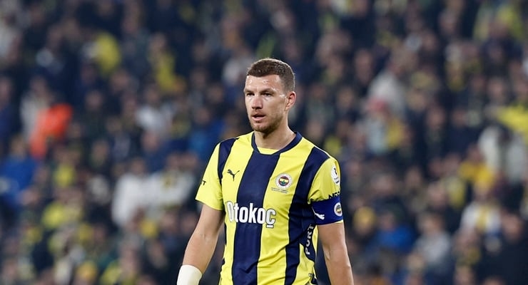 Edin Dzeko dice addio al Fenerbahçe