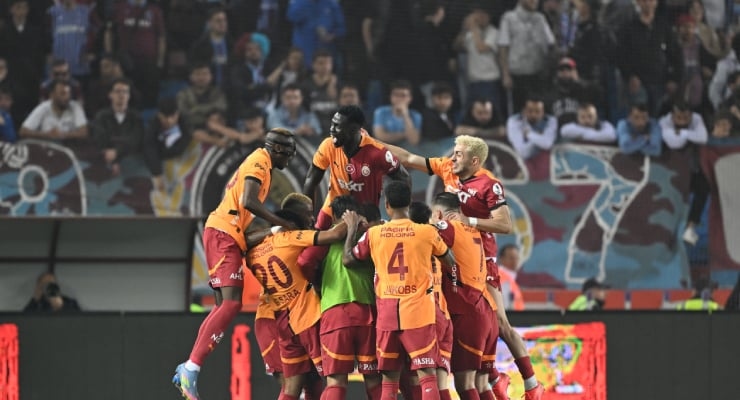 Galatasaray jest o jeden punkt od mistrzostwa