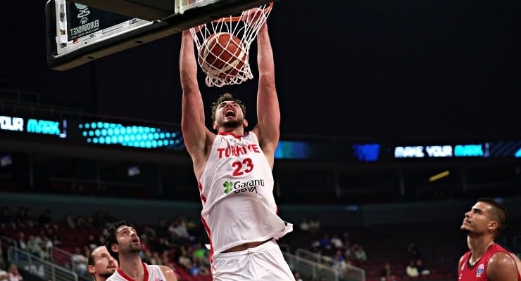 EuroBasket 2025: la nazionale turca di basket avanza alle semifinali