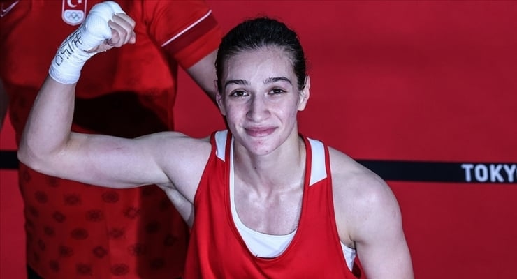 National boxer Buse Naz Çakıroğlu ranked first in the World Boxing rankings