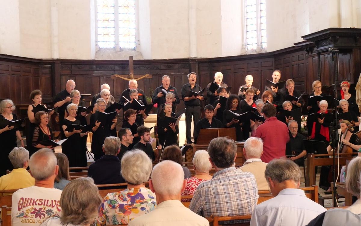 Dordogne: Das Vokalensemble Arnaut de Mareuil verzaubert Périgueux und Brantôme