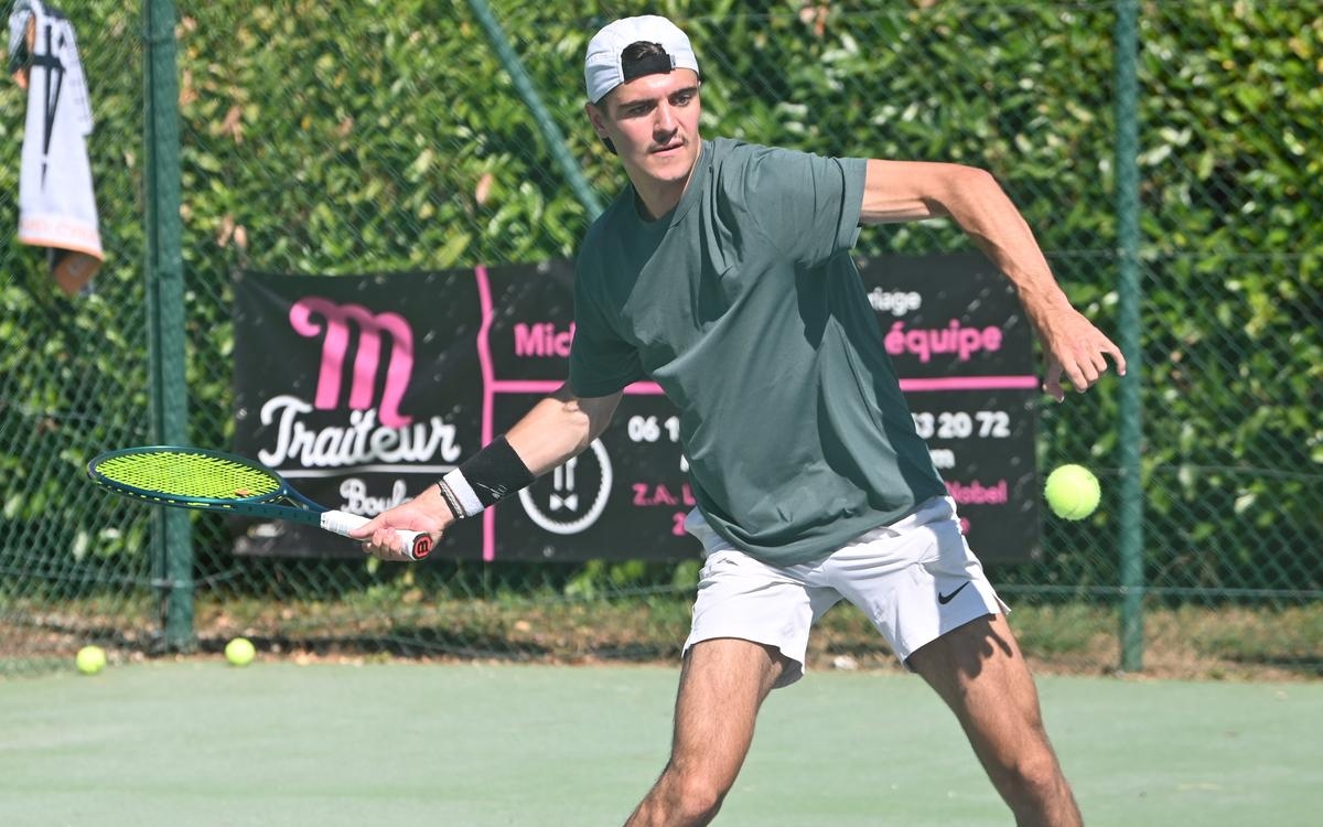Tenis: Boulazacois en plena forma
durante la final del torneo abierto del club