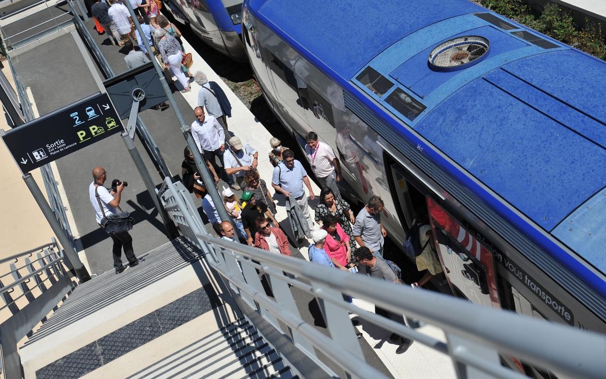Concertos, passeios e passeios de trem