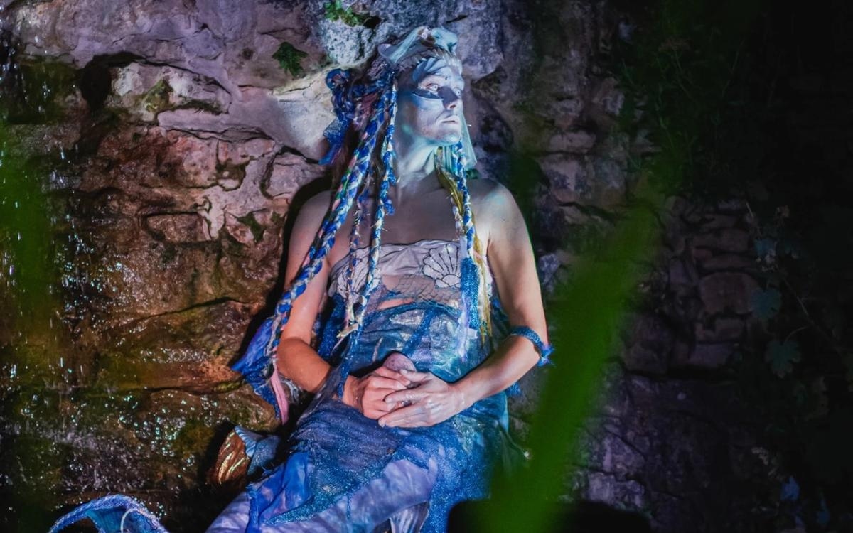 Les Eyzies: „Stworzenia”, magiczny nocny spacer po Grand Abri