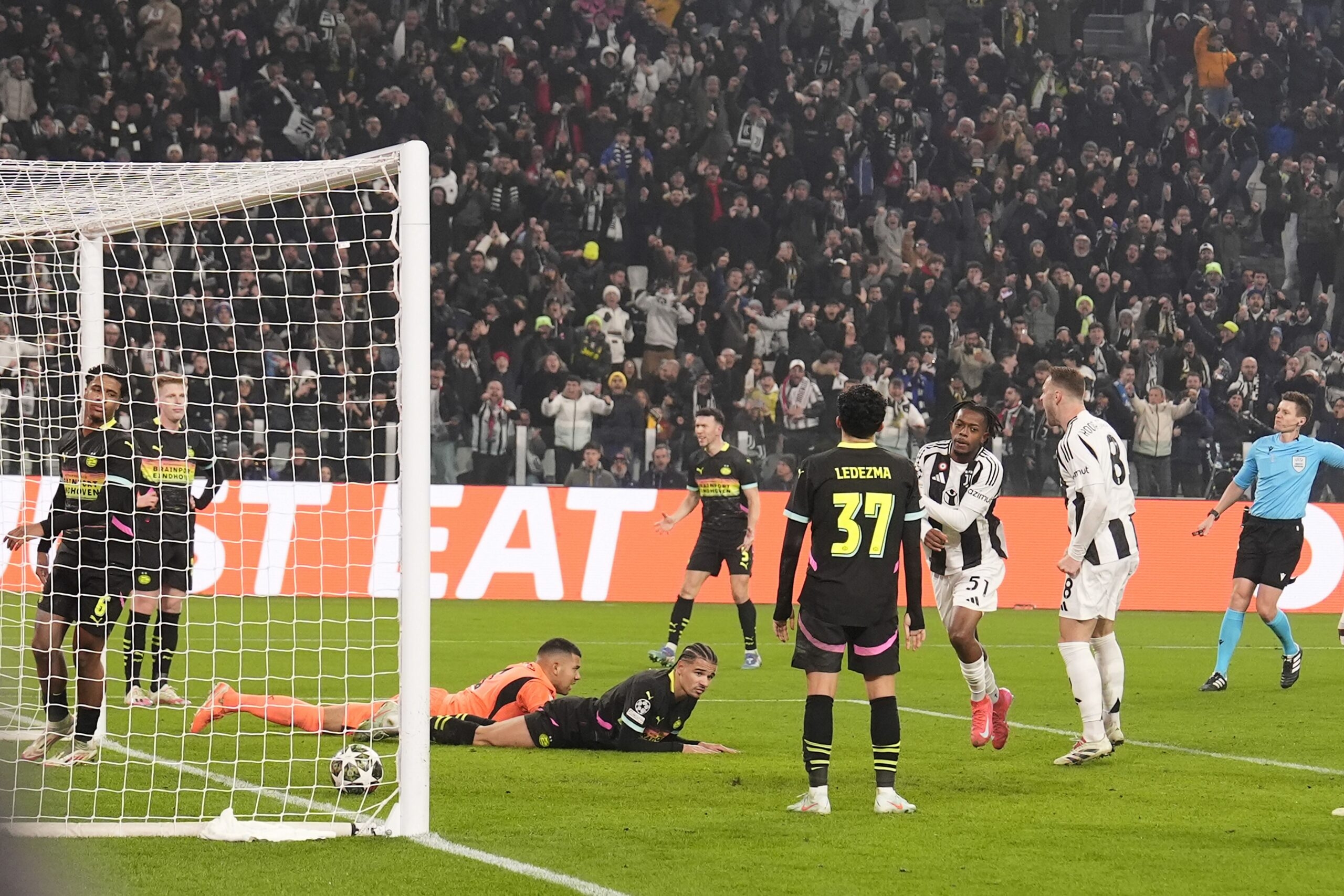 Juventus 2-1 PSV: Late drama as PSV pay for defensive lapses