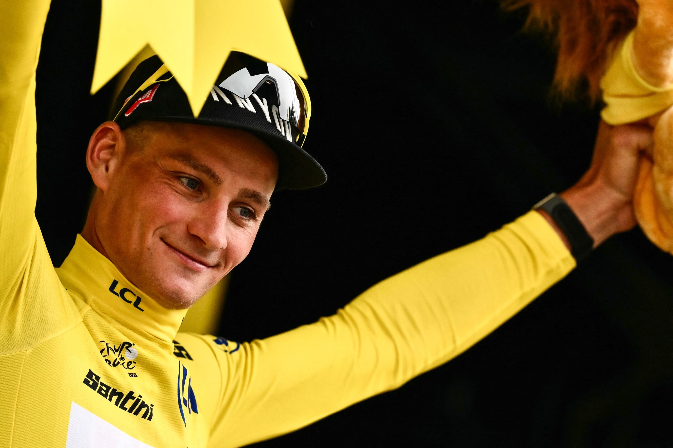 Van der Poel broni żółtej koszulki po drugim zwycięstwie etapowym w Tourze