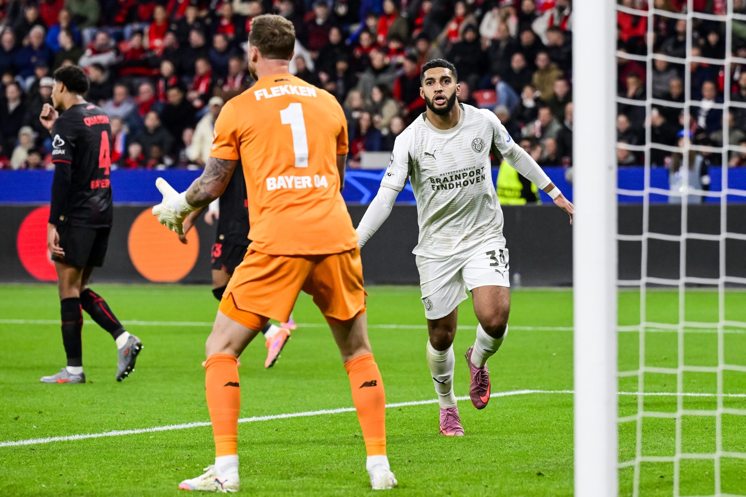 Golaço de Saibari garante empate do PSV na Liga dos Campeões em Leverkusen