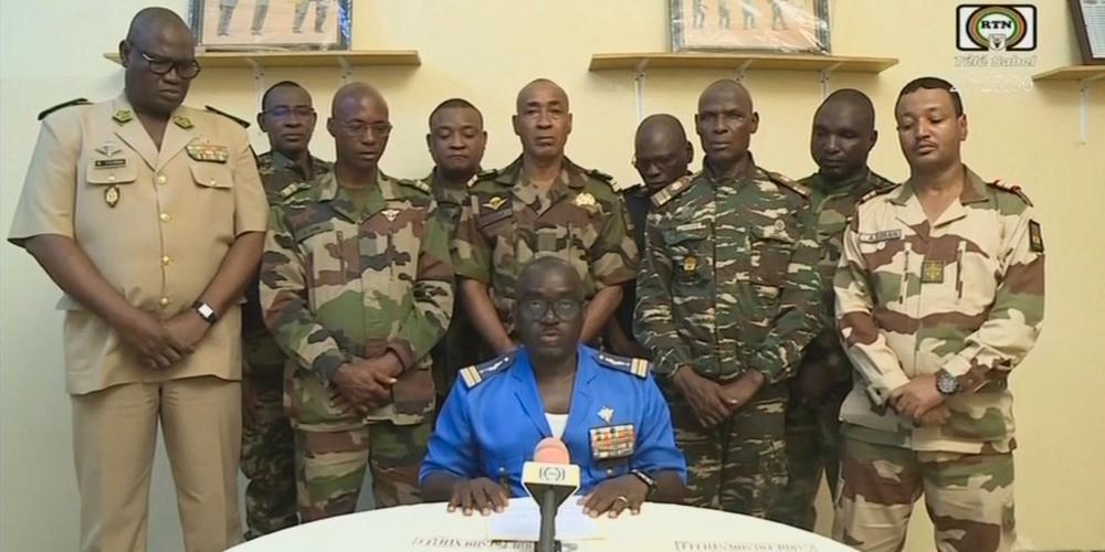 Strijd tegen jihadisme, immigratie, uranium... Waarom de staatsgreep in Niger de Franse autoriteiten bijzonder zorgen baart. (Update: Een dochteronderneming van het Franse bedrijf Orano, dat uranium exploiteert, is door Niger genationaliseerd.)
