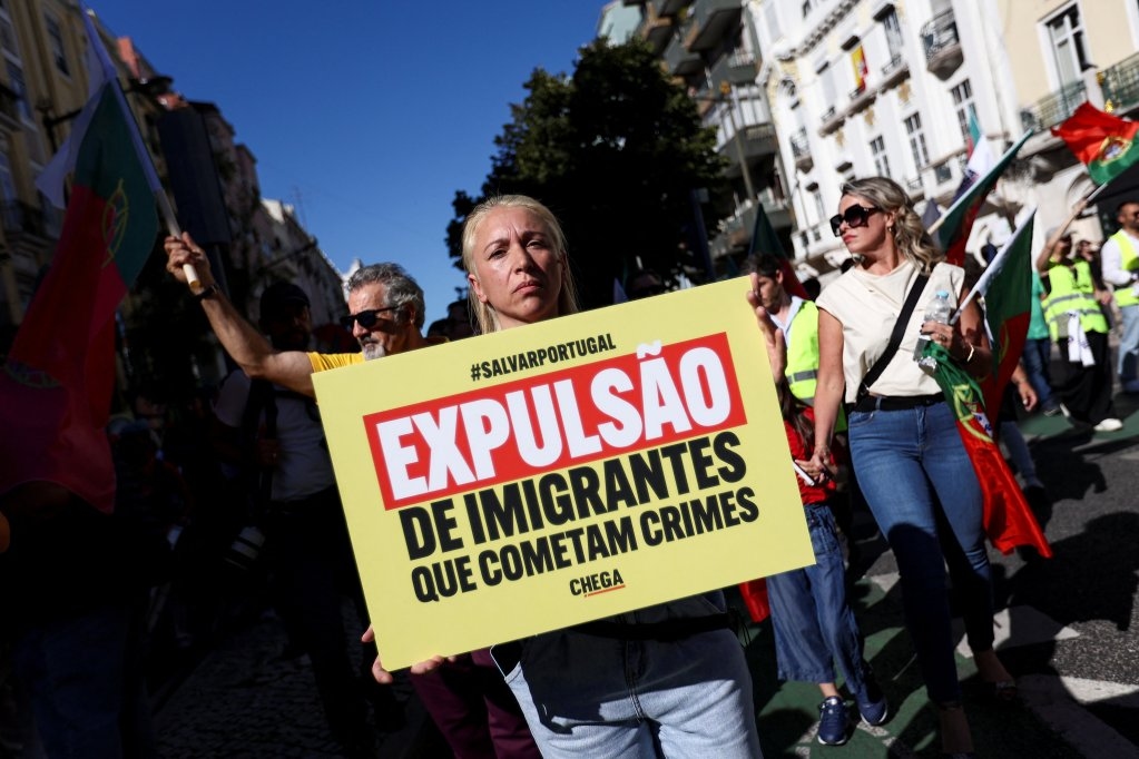 Portugal: New tightening of immigration policy, restricting family reunification. Measures that run counter to the very welcoming immigration policy of the previous socialist government.