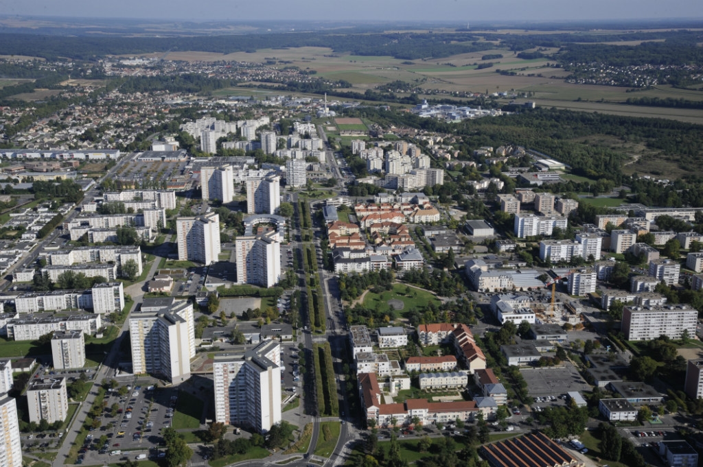 Meaux (77): a man shot by a machine gun while getting out of his car. A bullet lodged in the shutter of an apartment.
