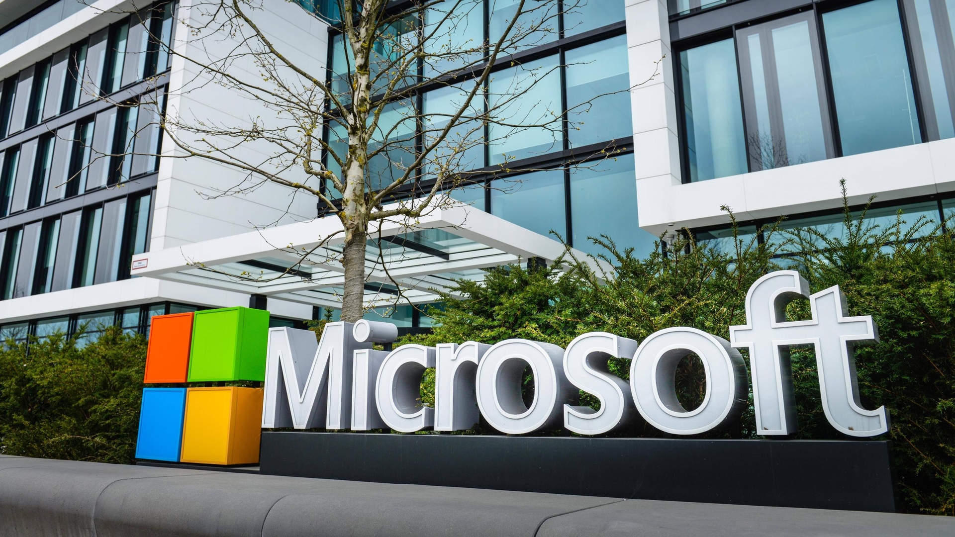 IA en lugar de Xbox: Microsoft vuelve a recortar miles de empleos