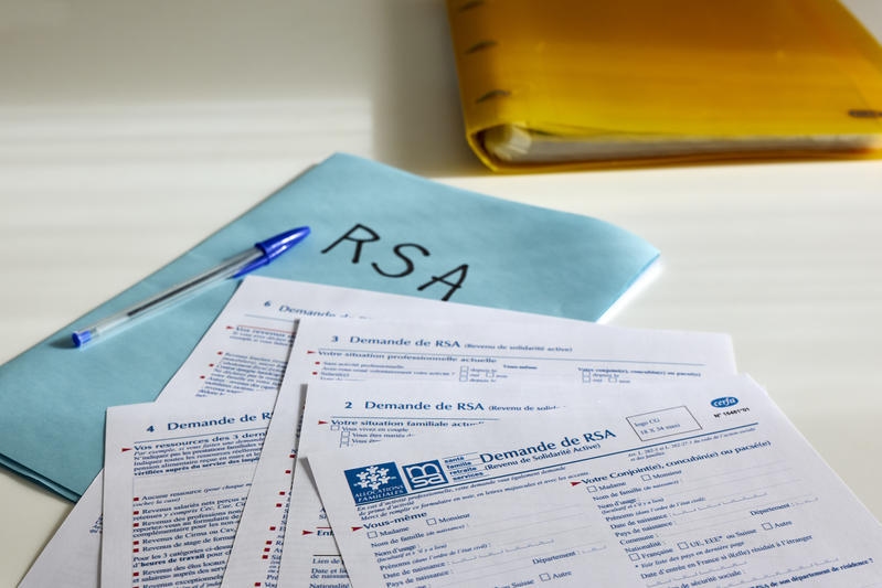 Empleo: El desempleo cae pero la pobreza aumenta