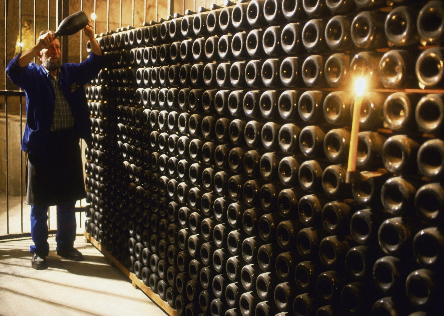 "The cellars are full, but so are the cash registers": the reasons for the anger in the champagne and cognac industry