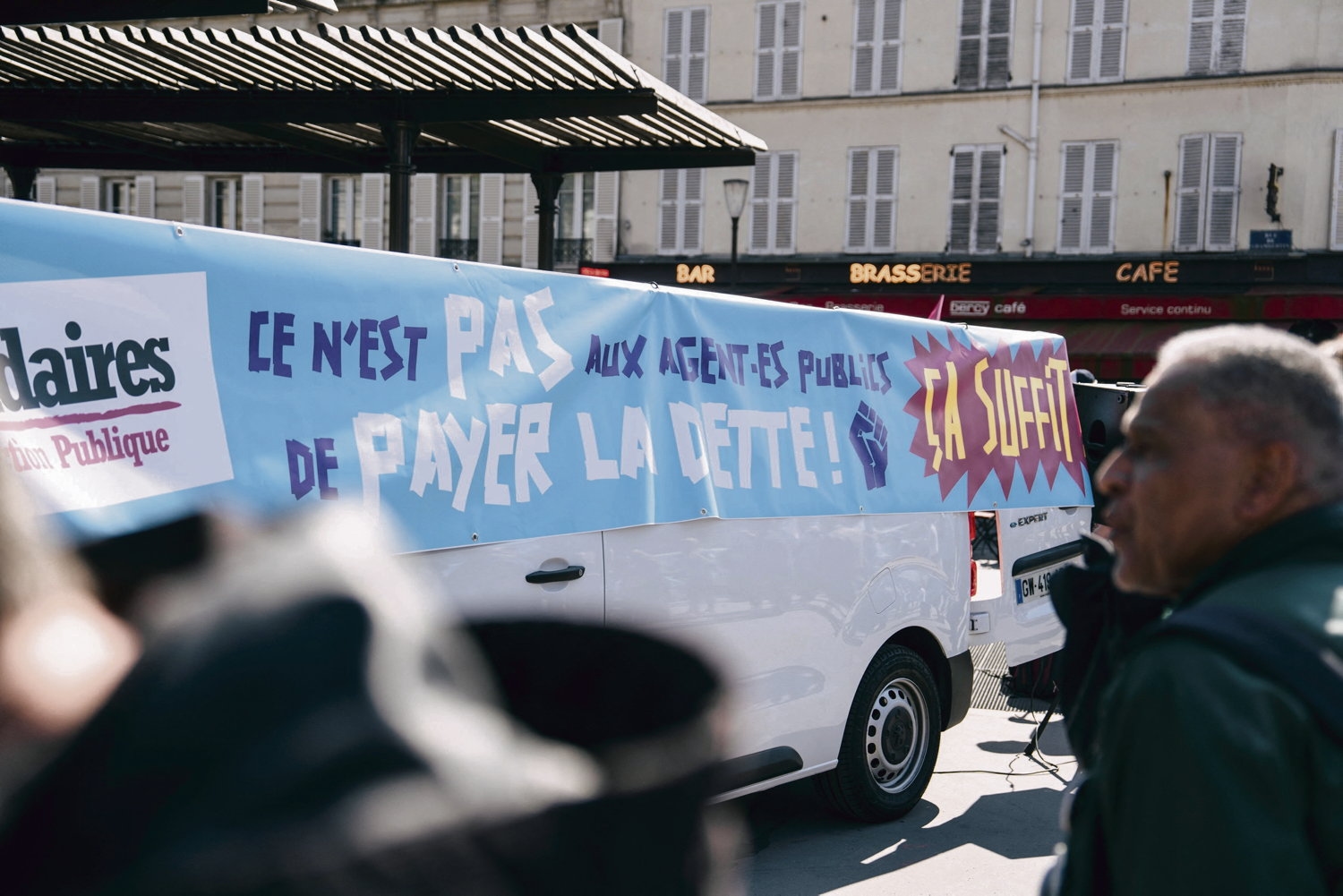 Presupuesto 2026: La izquierda y los sindicatos se rebelan contra la brutal austeridad de François Bayrou
