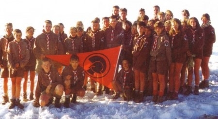 Como os olheiros da "Europe Jeunesse" treinam líderes de extrema direita há 50 anos, segundo uma investigação