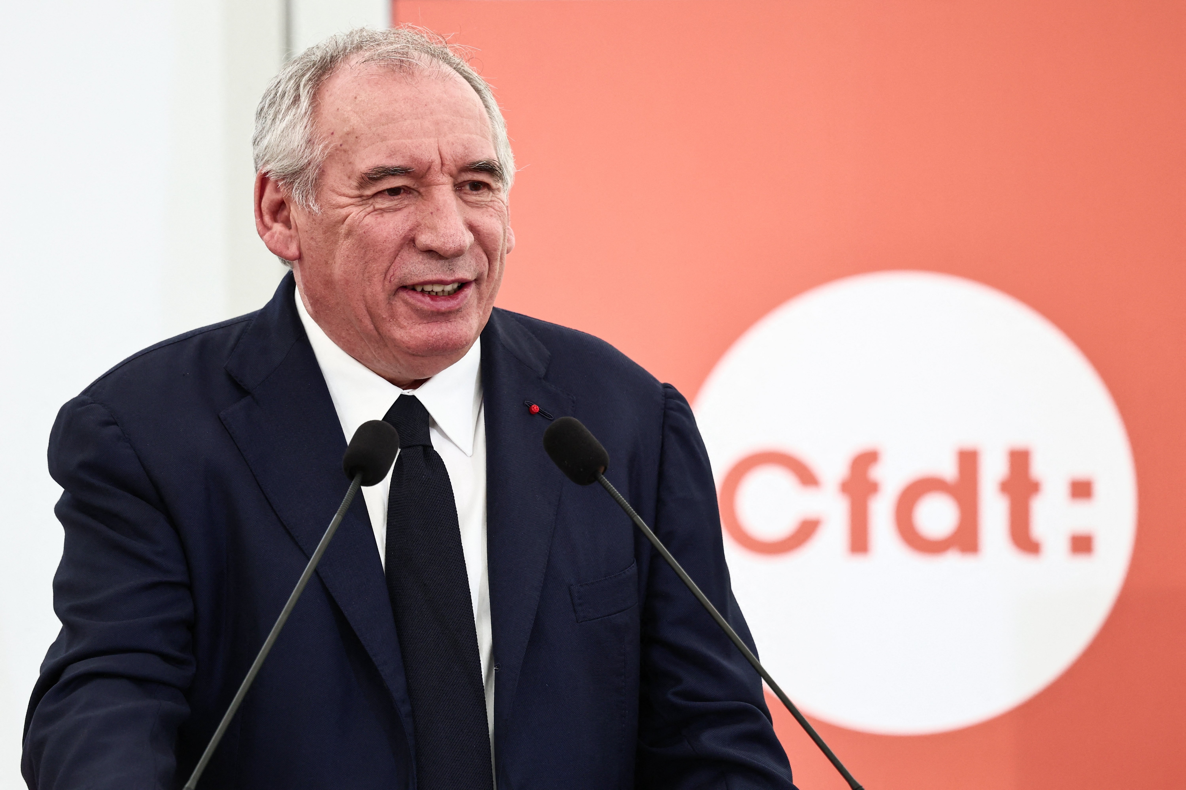 François Bayrou flirtuje z CFDT na swoim uniwersytecie letnim, który będzie mobilizował się wraz z organizacją międzyzwiązkową