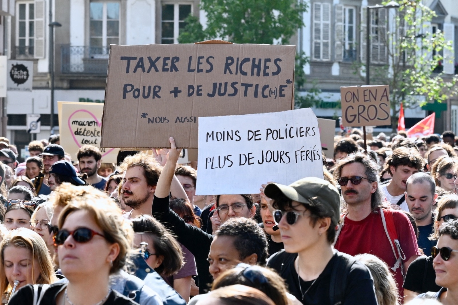 Exclusive survey: revolted and angry, 74% of French people support strike action