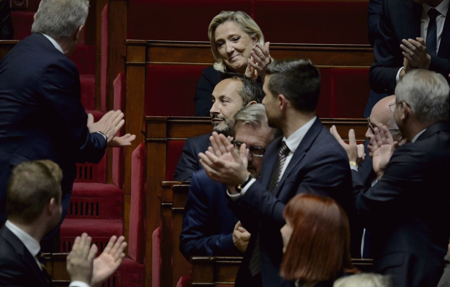 En la Asamblea, la extrema derecha sella su unión con Macronie en comisiones