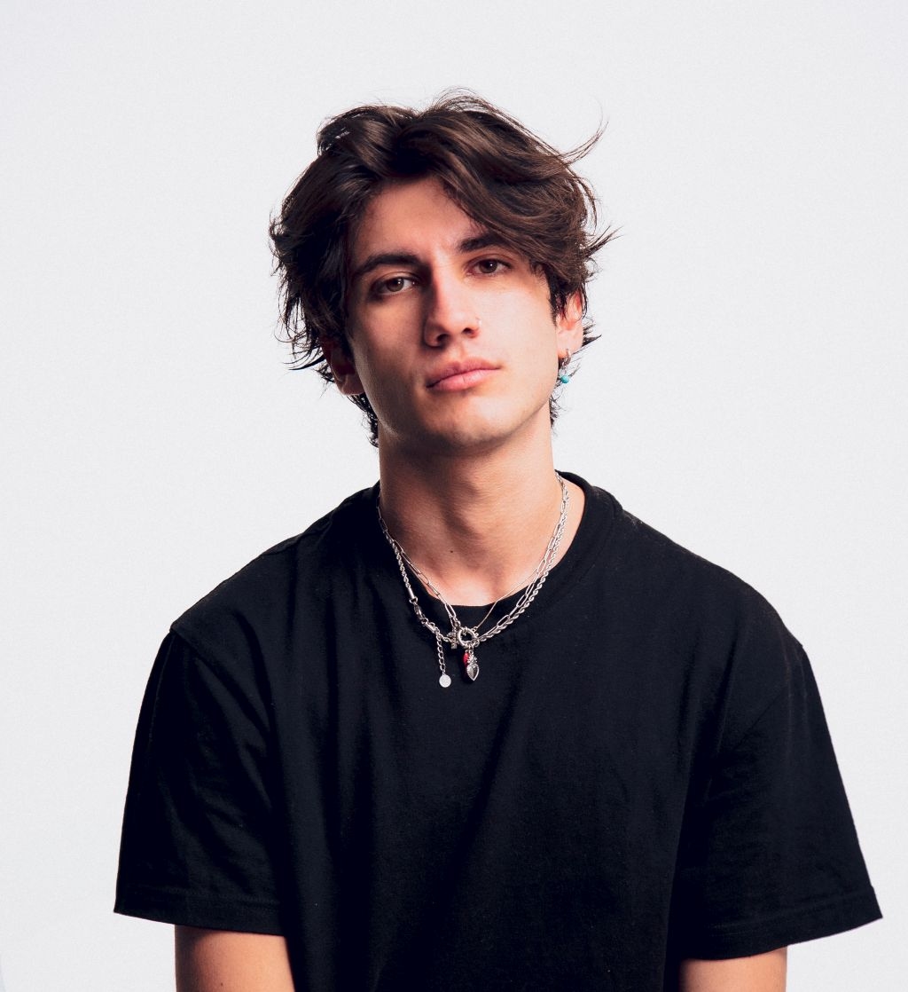 Musique, de la scène Amici à « Dove Finiscono I Sogni ? » : le premier EP de Jacopo Sol